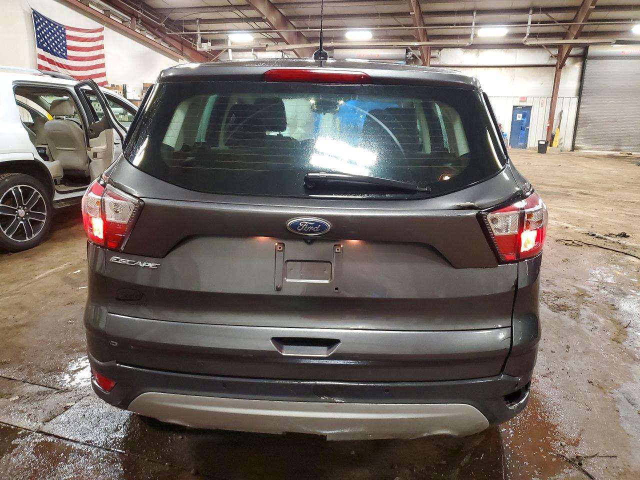 2017 Ford Escape S - zdjęcie 6