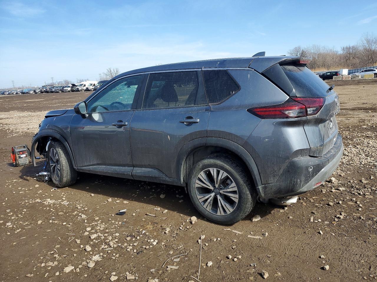 2023 Nissan Rogue Sv - zdjęcie 2