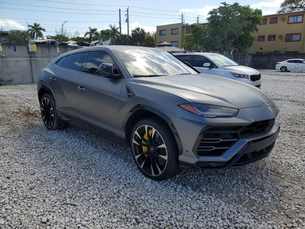 2020 Lamborghini Urus - zdjęcie 4