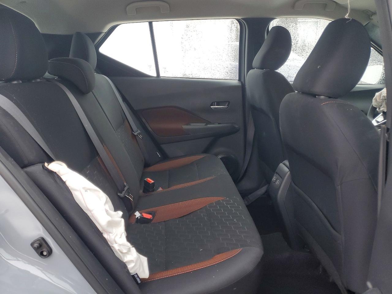 2024 Nissan Kicks Sr - zdjęcie 11