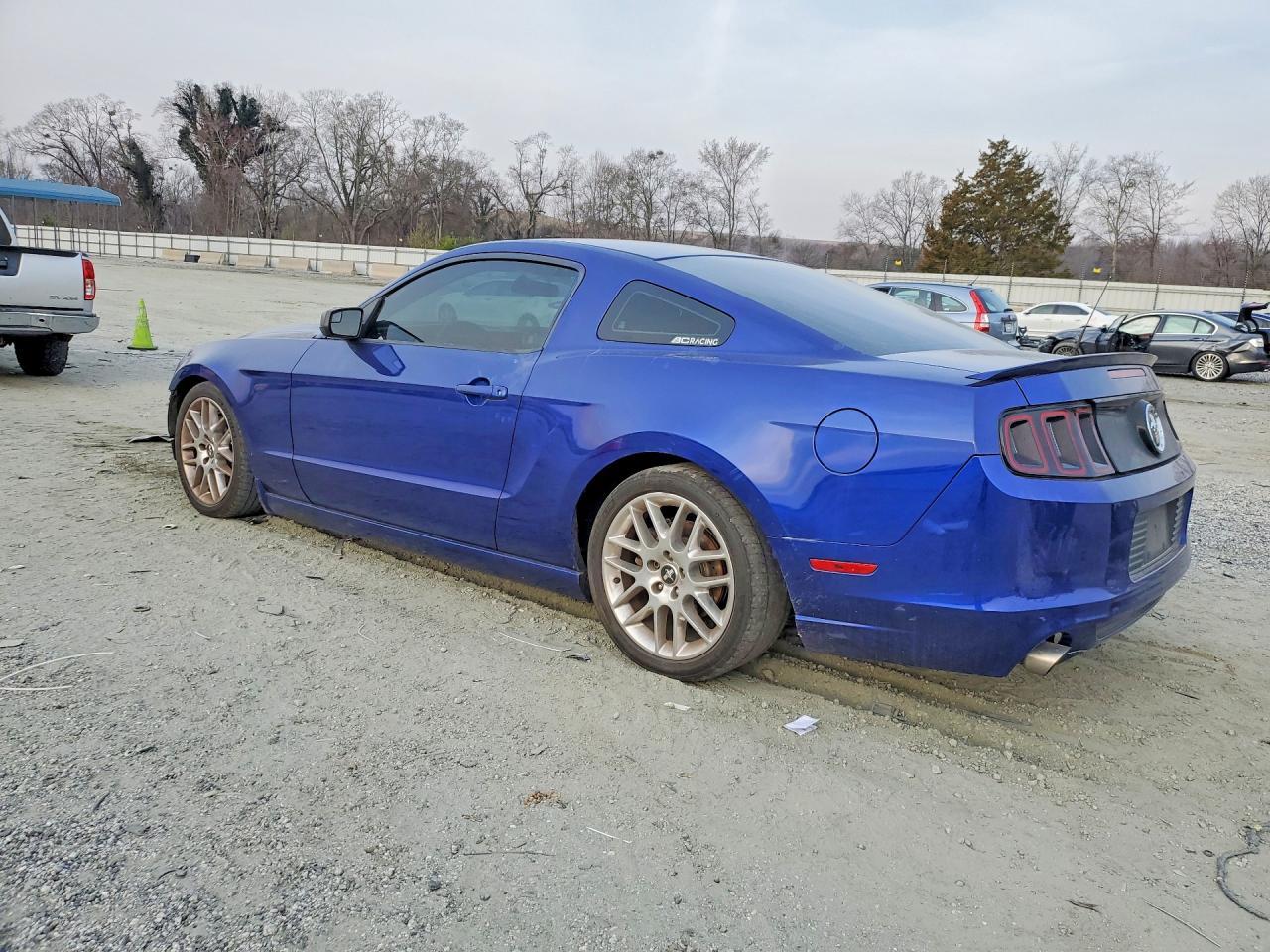 2014 Ford Mustang - zdjęcie 2
