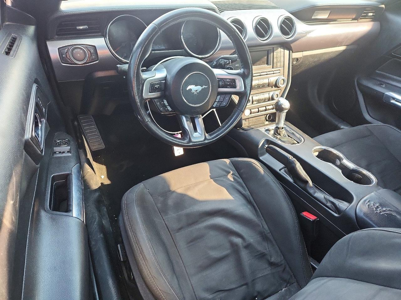 2015 Ford Mustang - zdjęcie 8