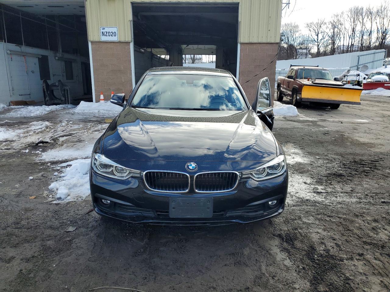 2018 BMW 320 Xi - zdjęcie 5