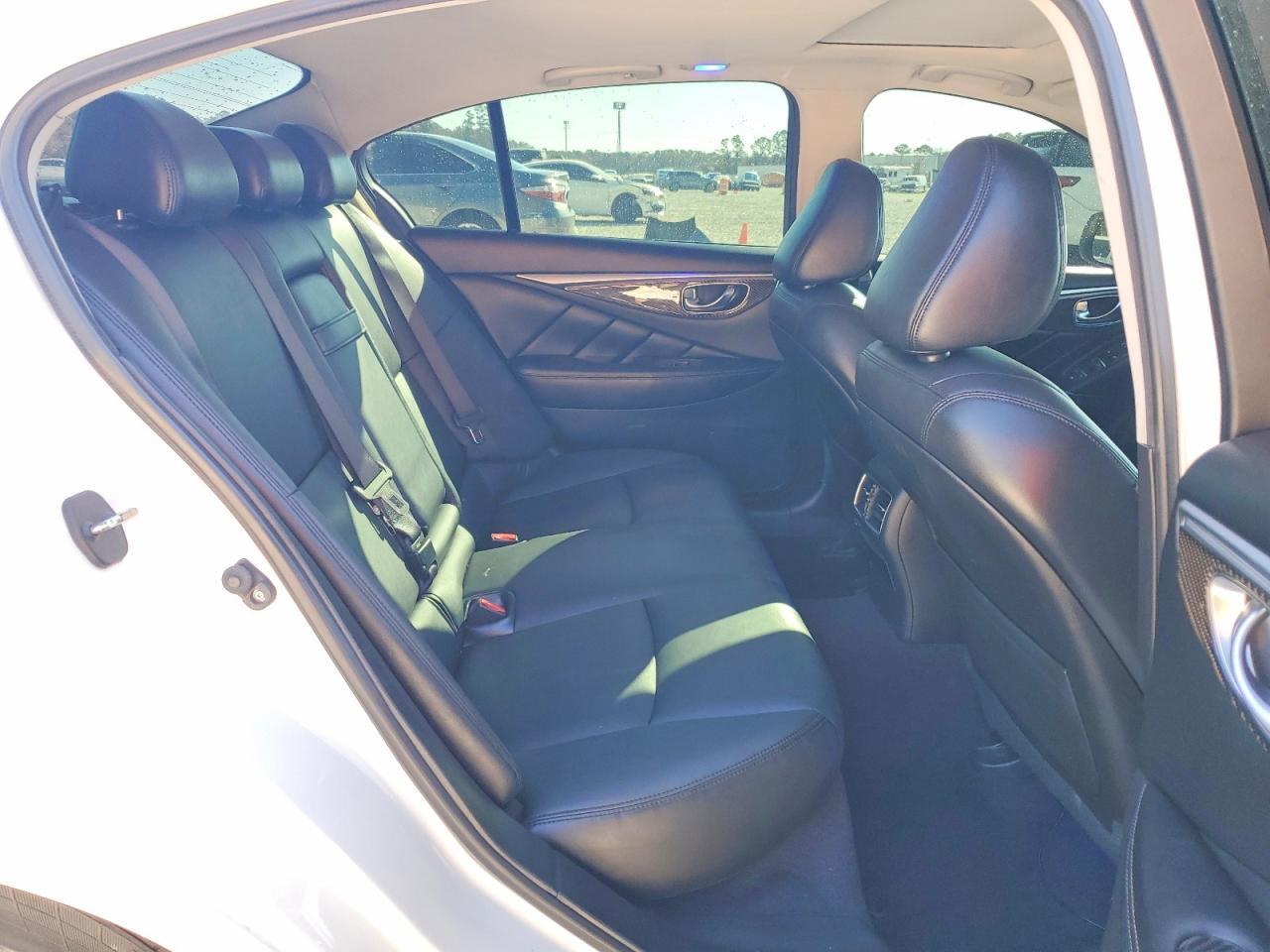 2015 Infiniti Q50 Premium - zdjęcie 10