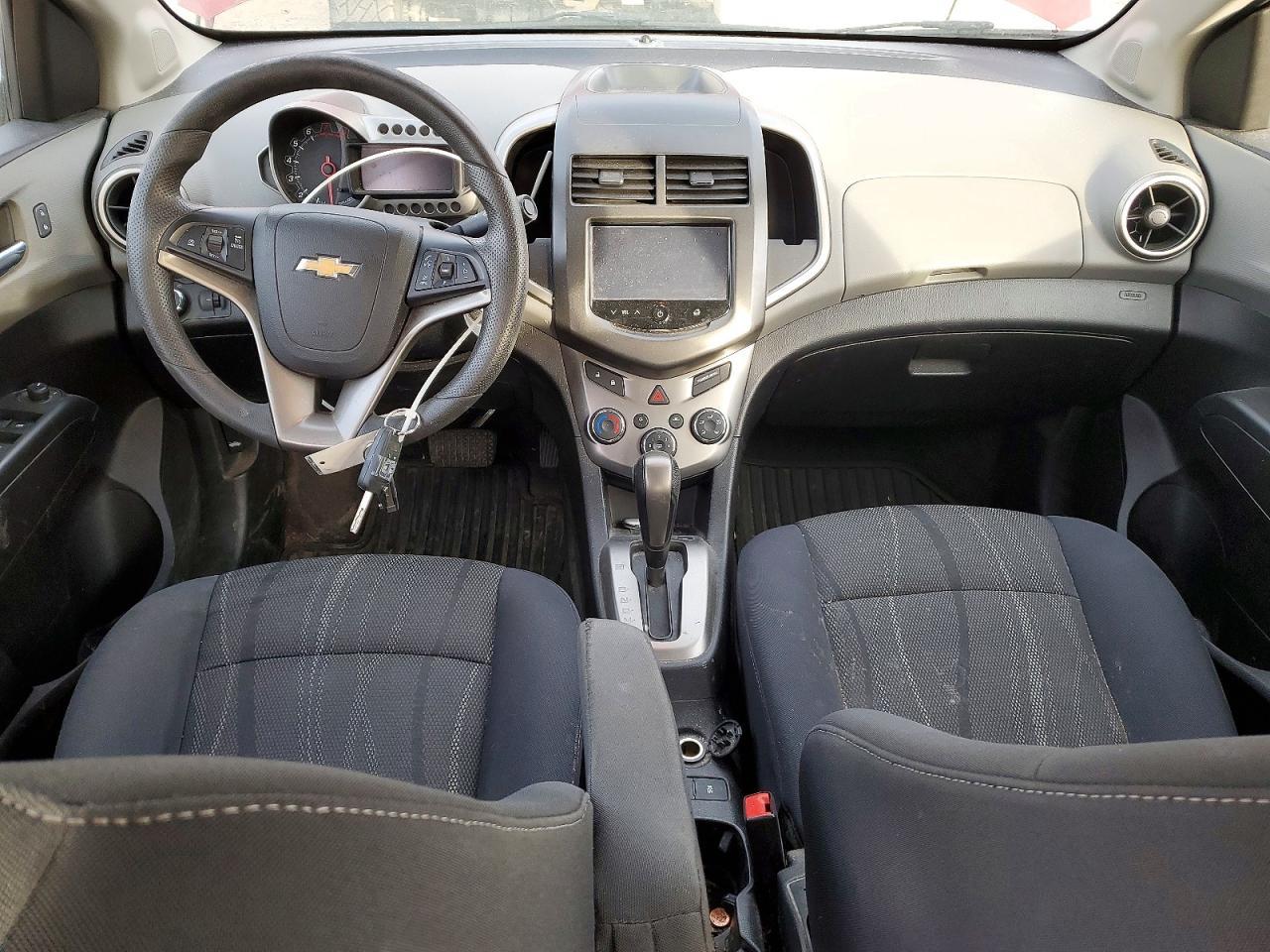 2016 Chevrolet Sonic Lt - zdjęcie 8