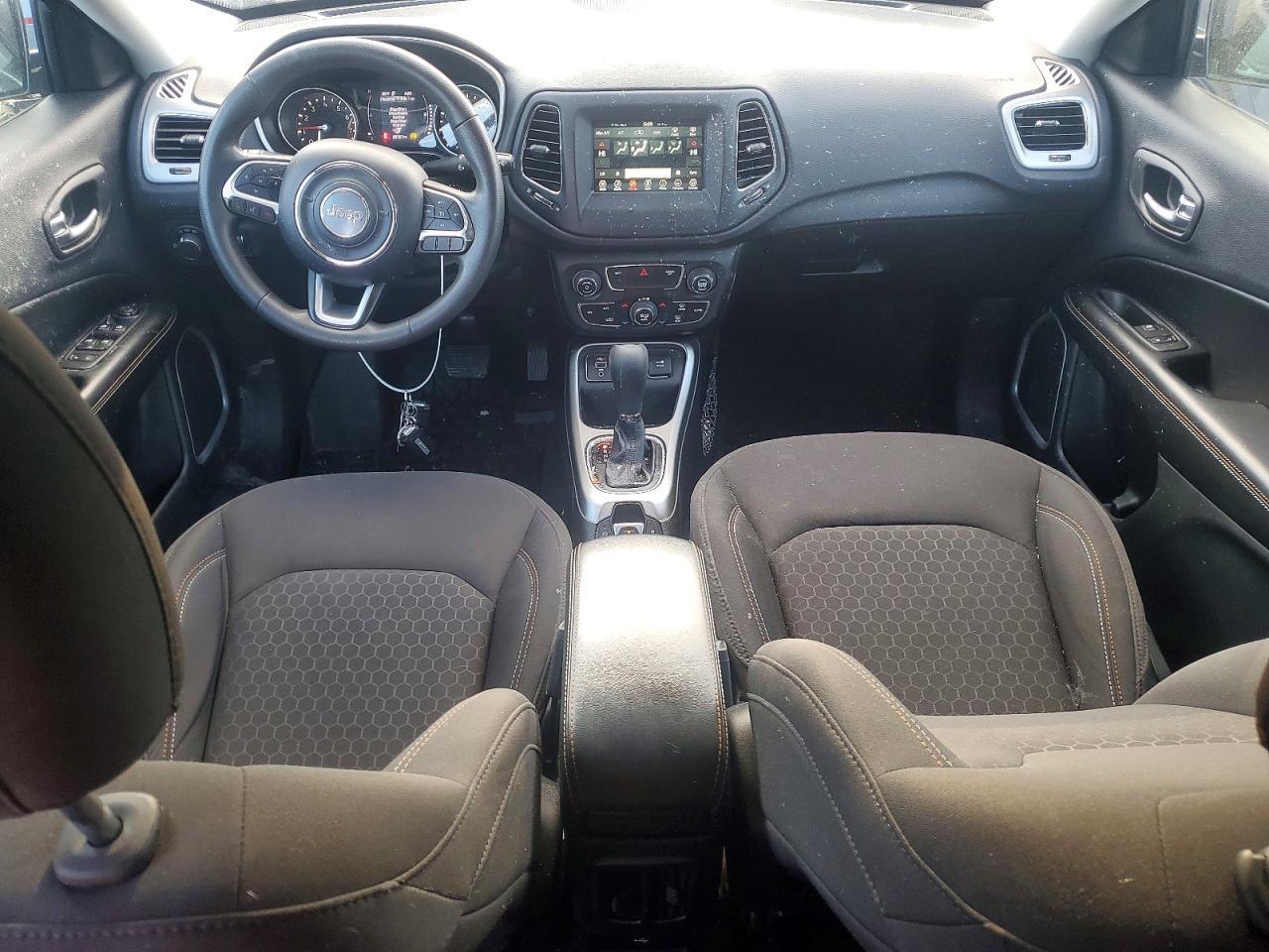 2020 Jeep Compass Sport - zdjęcie 8