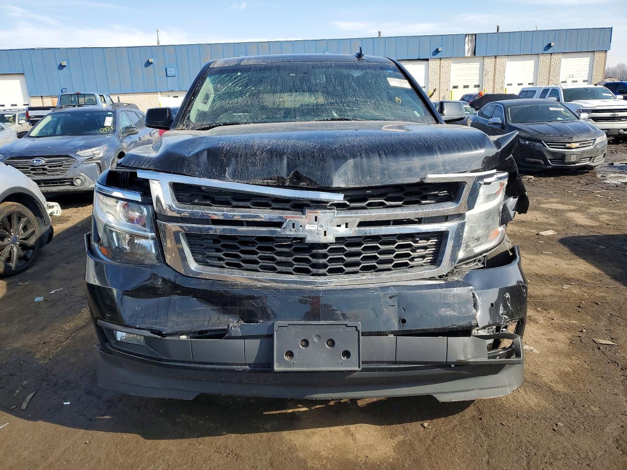 2017 Chevrolet Suburban K1500 Lt - zdjęcie 5