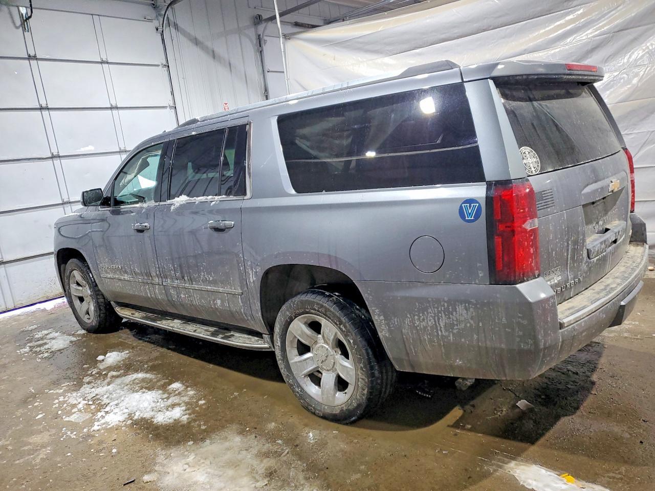 2018 Chevrolet Suburban K1500 Premier - zdjęcie 2