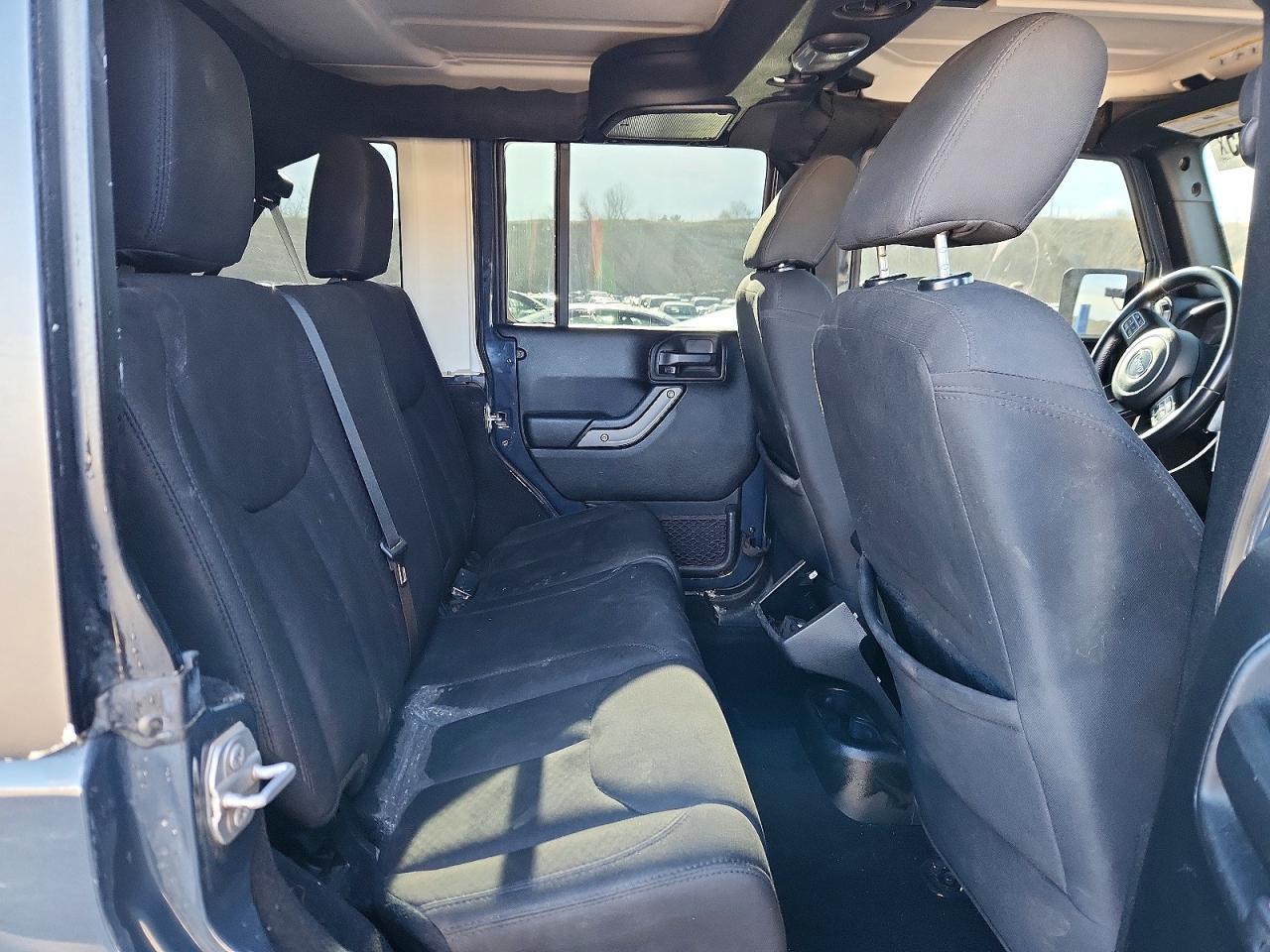 2017 Jeep Wrangler Unlimited Sport - zdjęcie 11