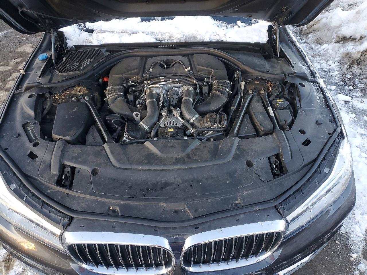 2018 BMW 750 Xi - zdjęcie 11