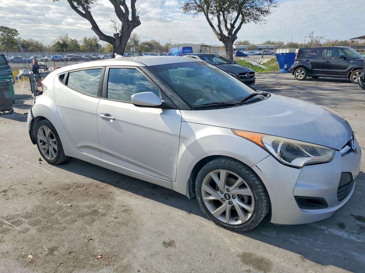 2016 Hyundai Veloster Base - zdjęcie 4