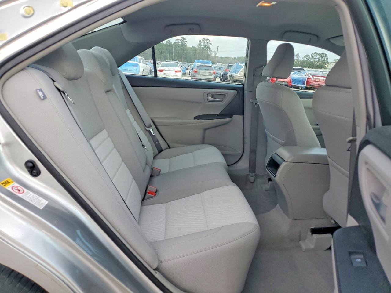 2017 Toyota Camry Le - zdjęcie 10