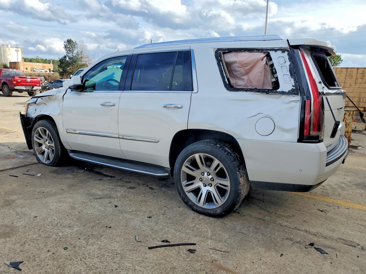 2017 Cadillac Escalade Luxury - zdjęcie 2