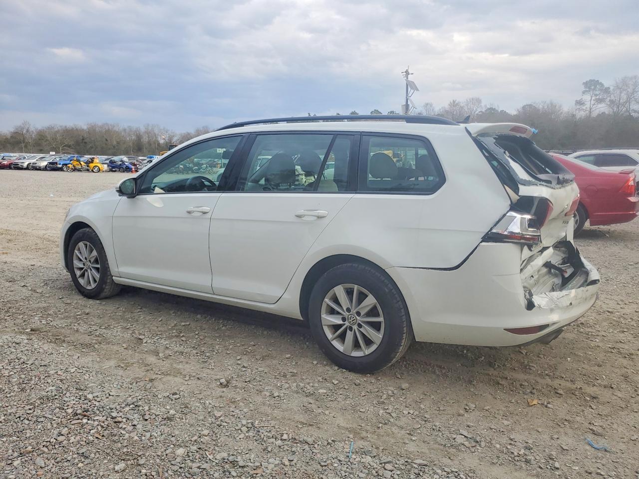 2017 Volkswagen Golf Sportwagen S - zdjęcie 2