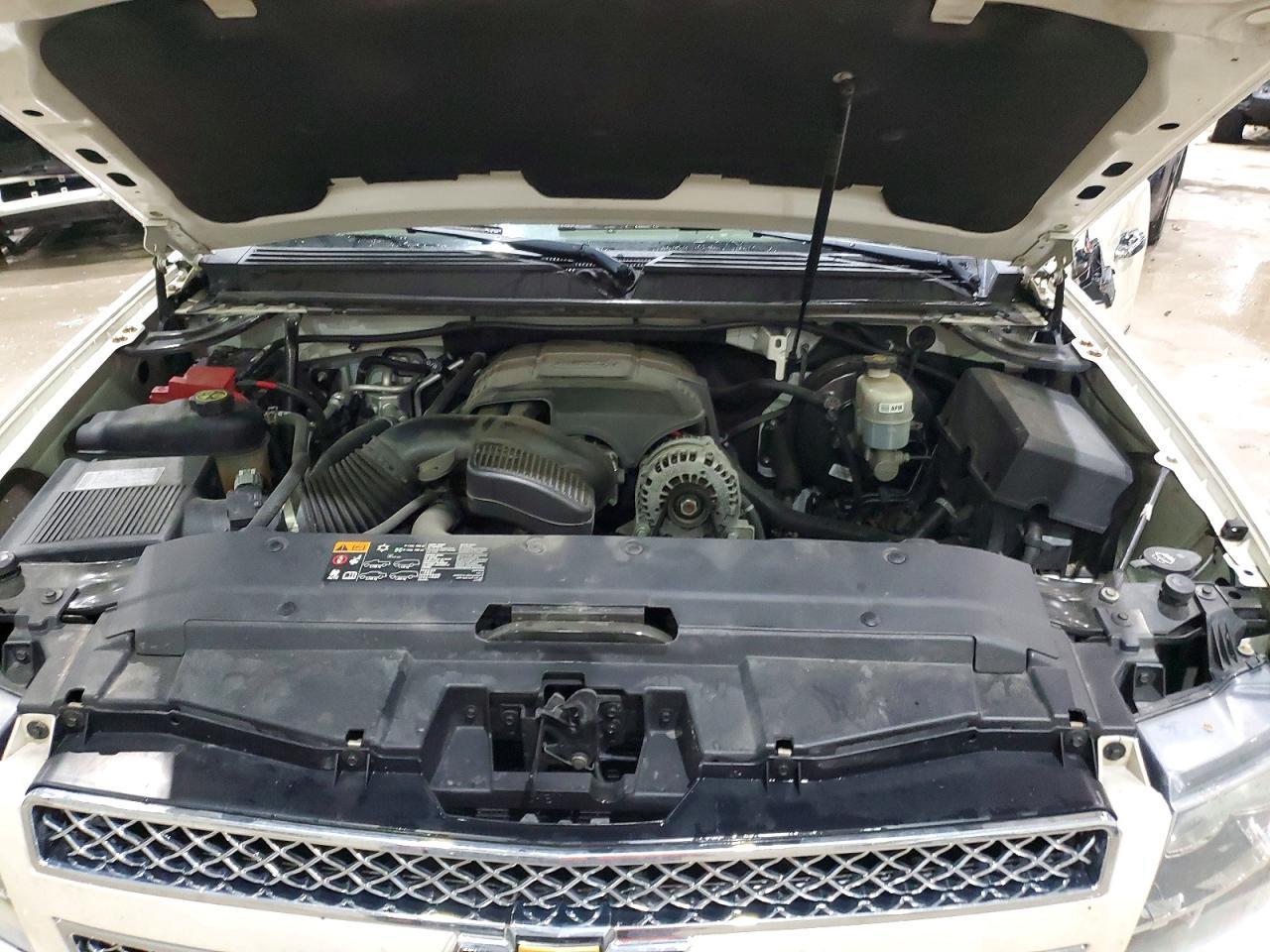 2014 Chevrolet Suburban K1500 Ltz - zdjęcie 12