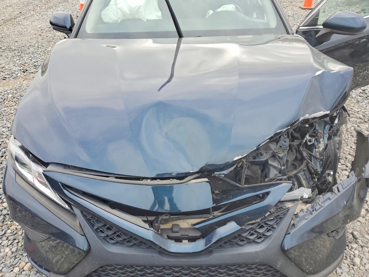 2020 Toyota Camry Se - zdjęcie 11