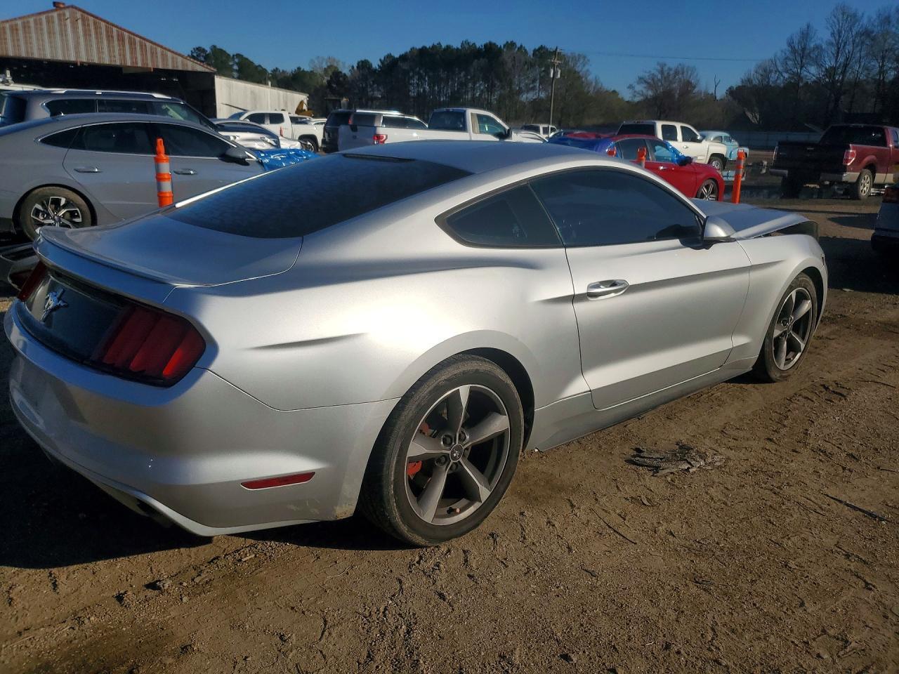 2016 Ford Mustang - zdjęcie 3
