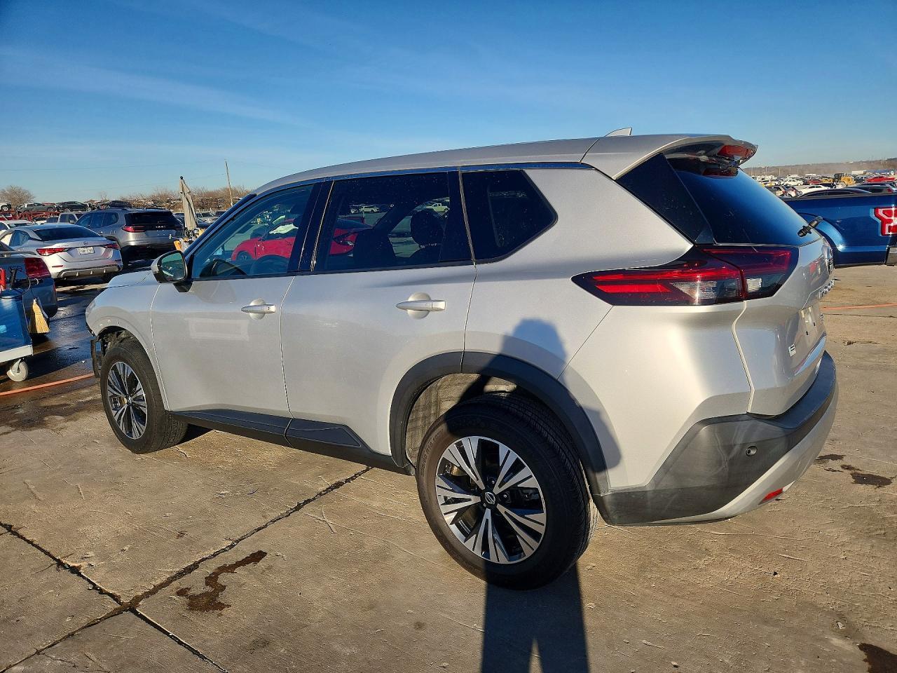 2021 Nissan Rogue Sv - zdjęcie 2