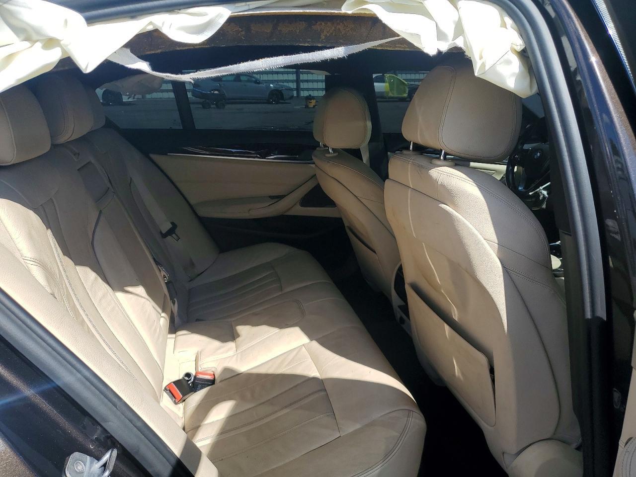 2017 BMW 530 I - zdjęcie 11