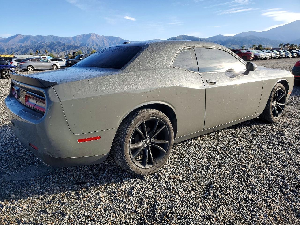 2018 Dodge Challenger Sxt - zdjęcie 3