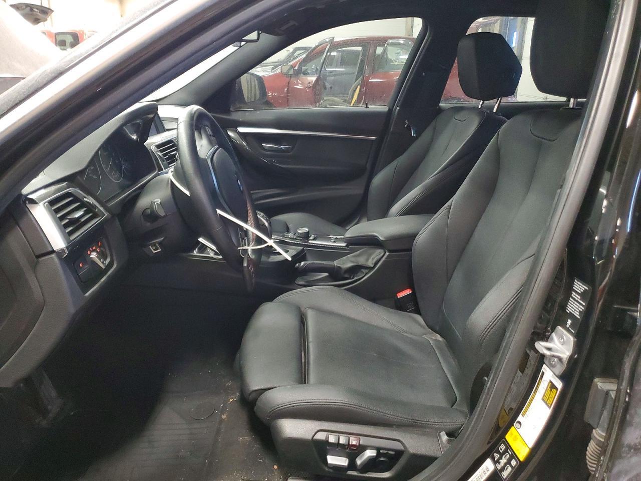 2018 BMW 330 Xi - zdjęcie 7