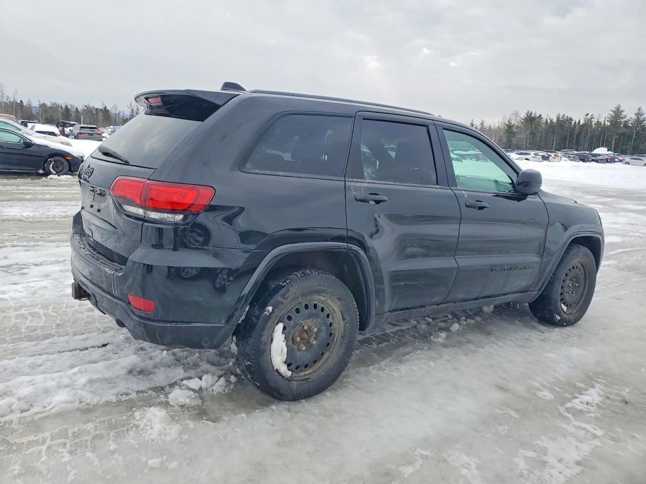 2017 Jeep Grand Cherokee Laredo - zdjęcie 3