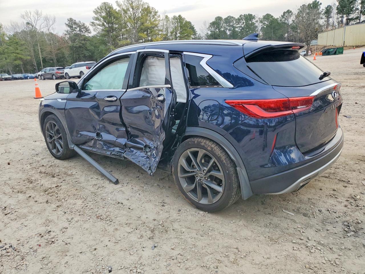 2019 Infiniti Qx50 Essential - zdjęcie 2