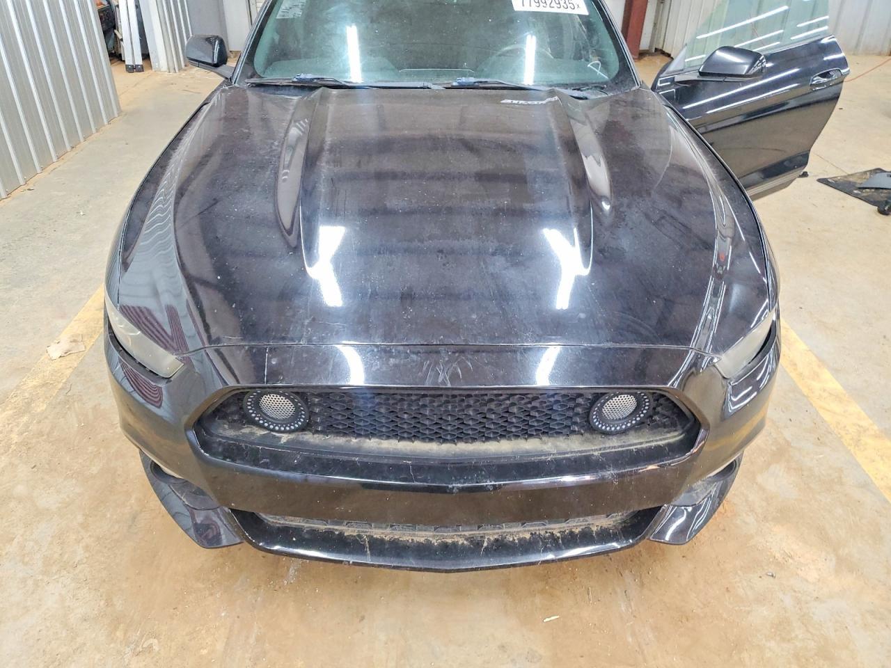 2015 Ford Mustang - zdjęcie 11