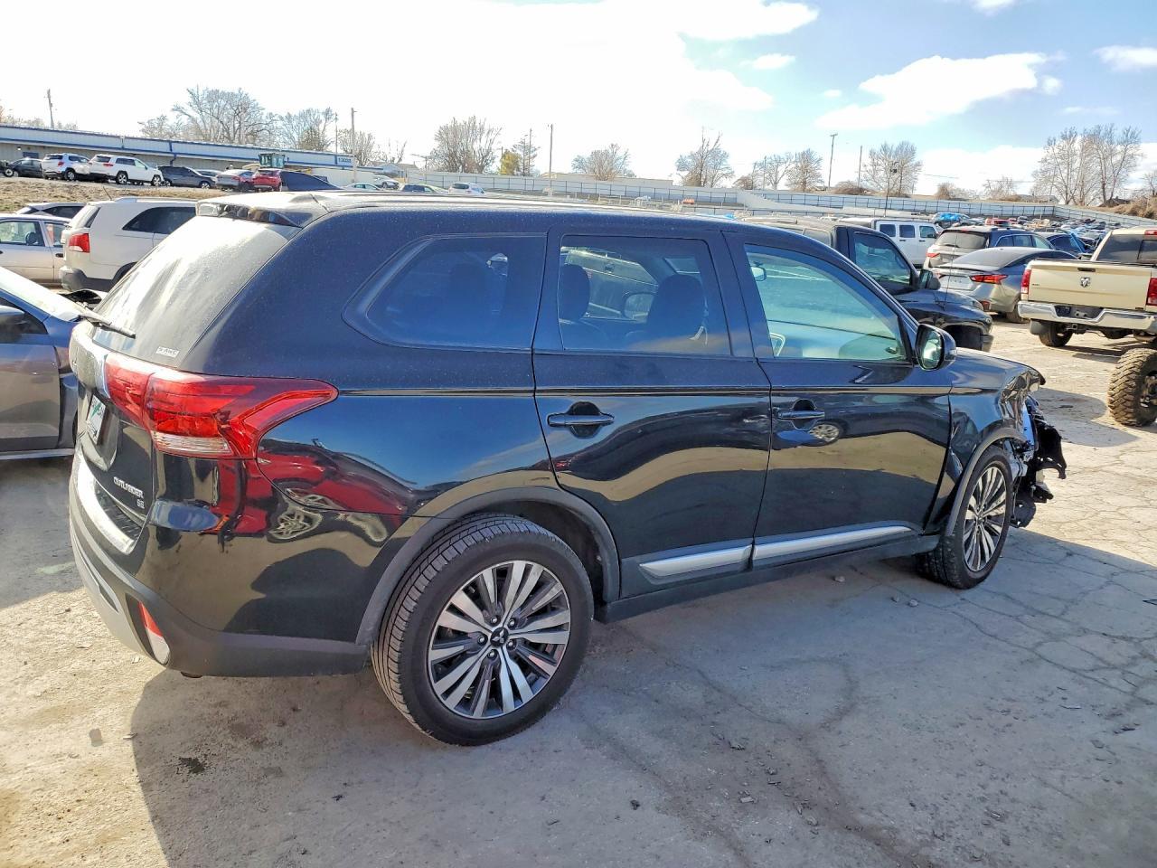 2019 Mitsubishi Outlander Se - zdjęcie 3