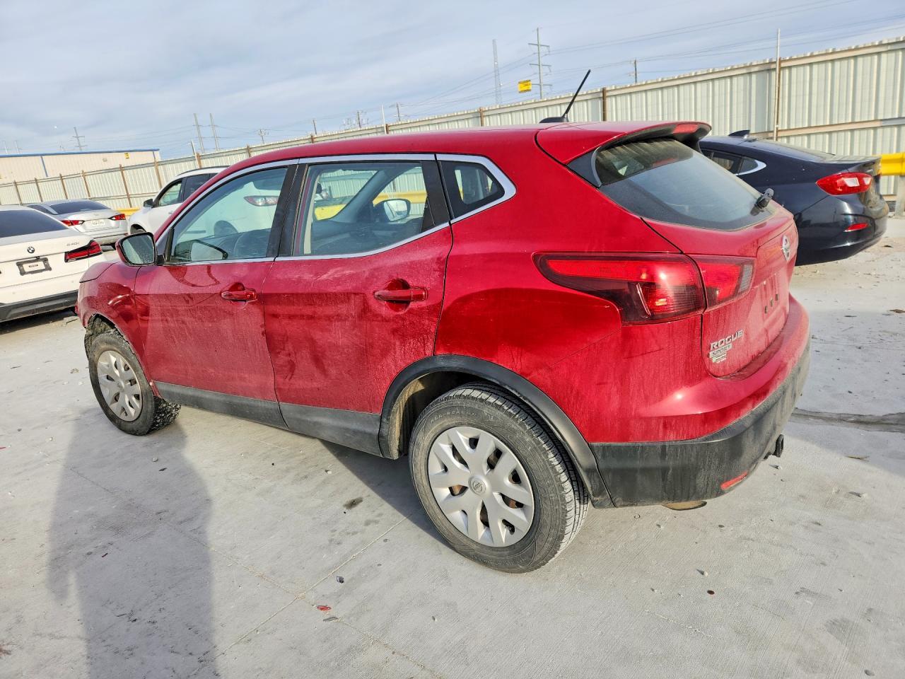 2018 Nissan Rogue Sport S - zdjęcie 2