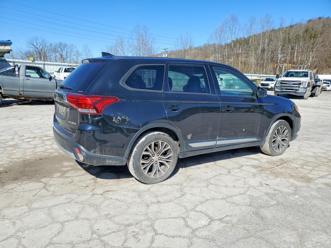 2018 Mitsubishi Outlander Se - zdjęcie 3