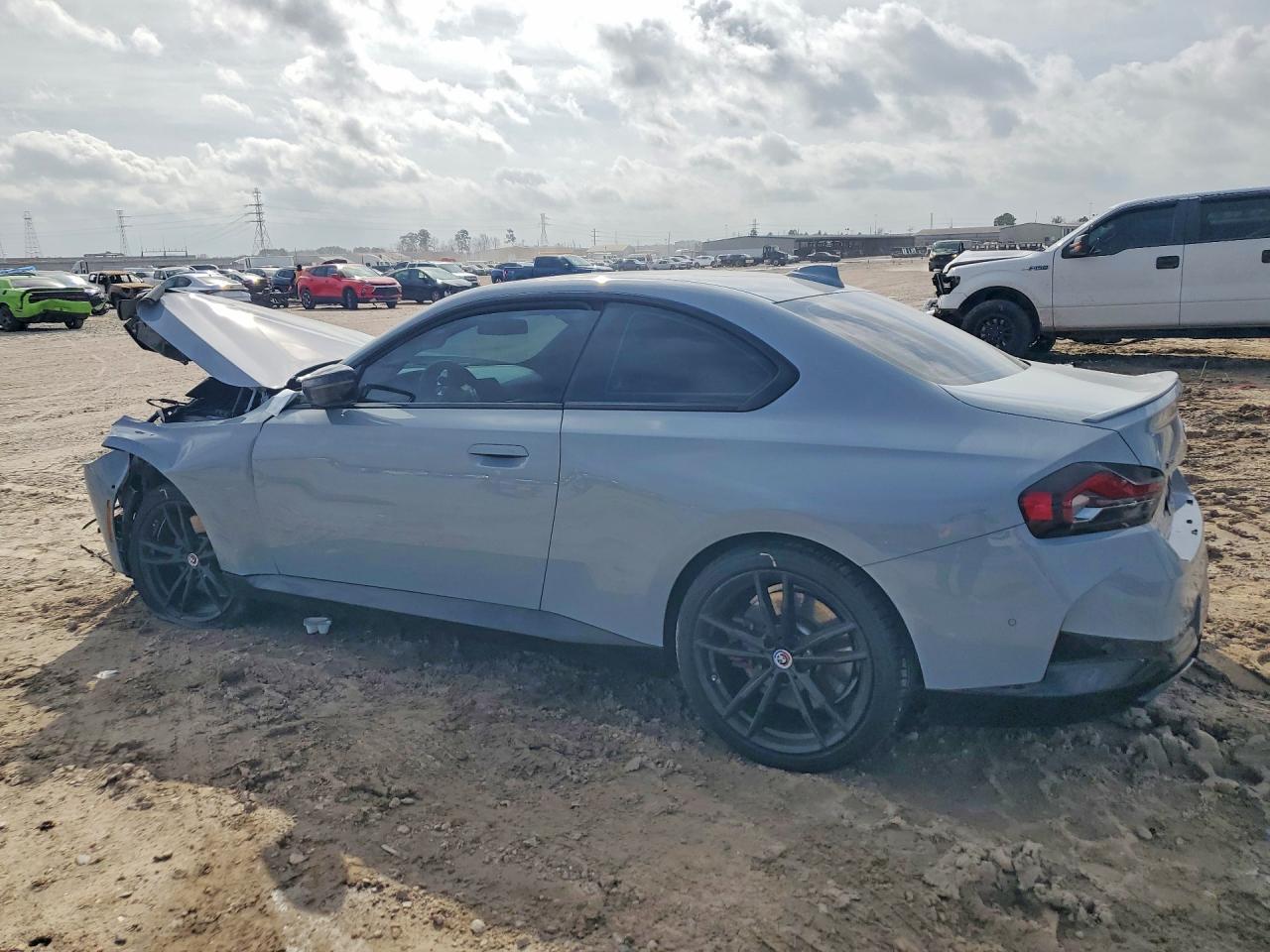 2022 BMW Motorrad M240Xi - zdjęcie 2