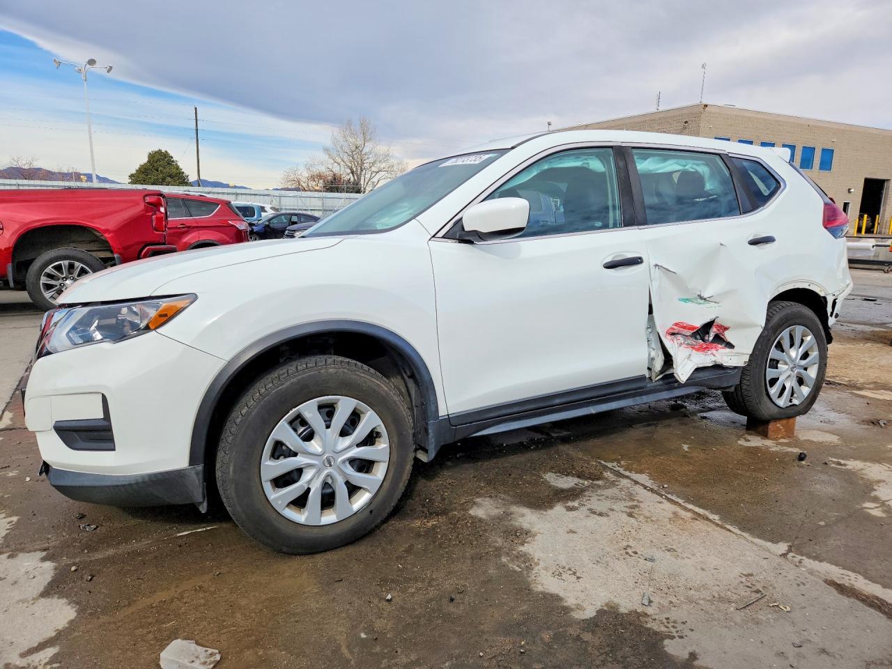 2017 Nissan Rogue S - zdjęcie główne