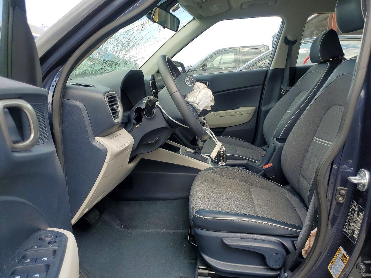 2024 Hyundai Venue Limited - zdjęcie 7