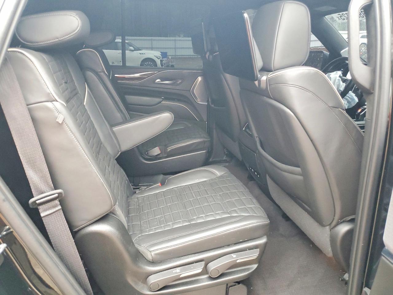 2023 Cadillac Escalade Sport Platinum - zdjęcie 10