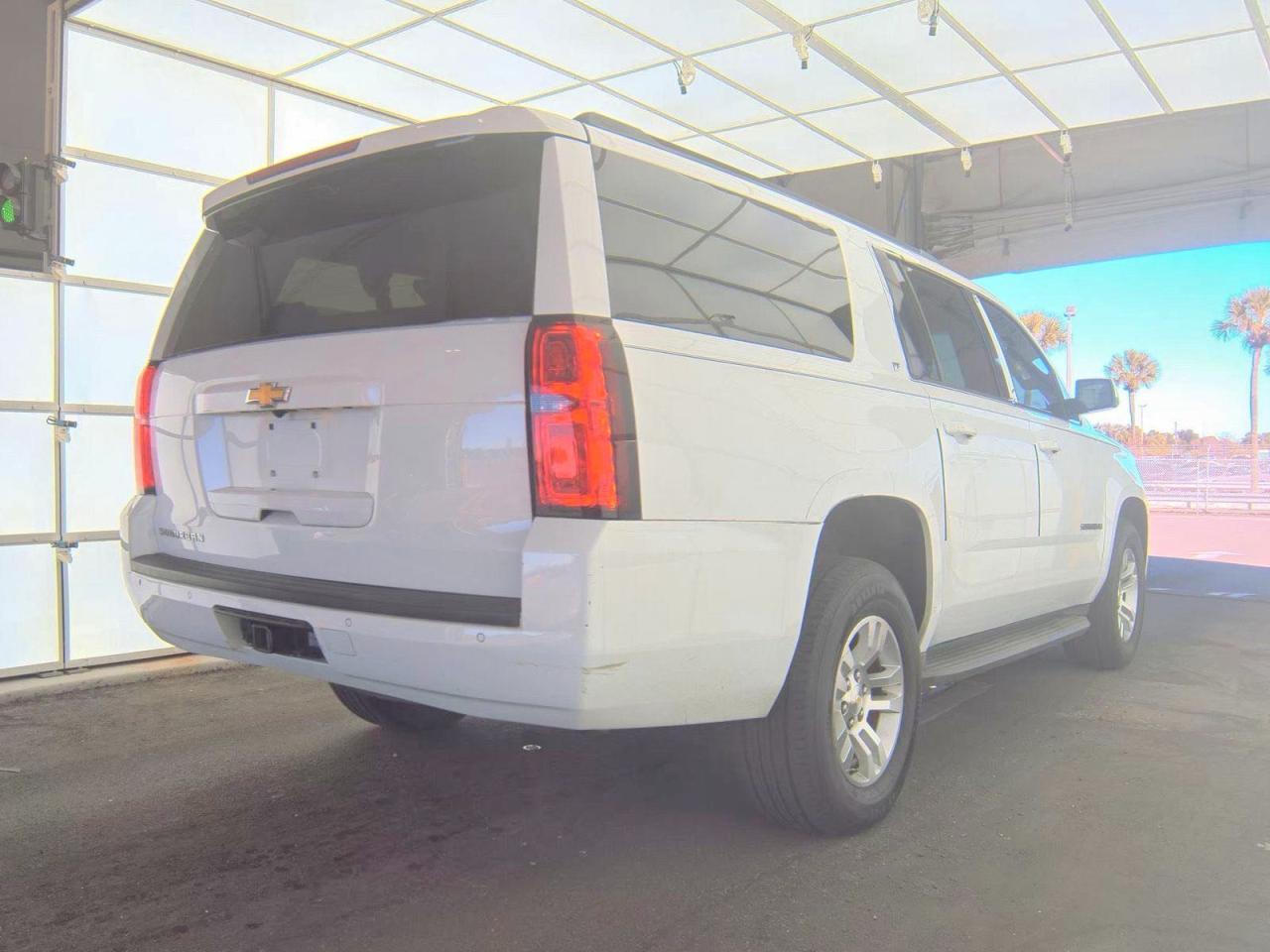 2016 Chevrolet Suburban K1500 Lt - zdjęcie 4