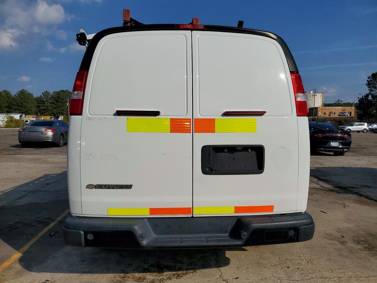 2019 Chevrolet Express G2500 - zdjęcie 6