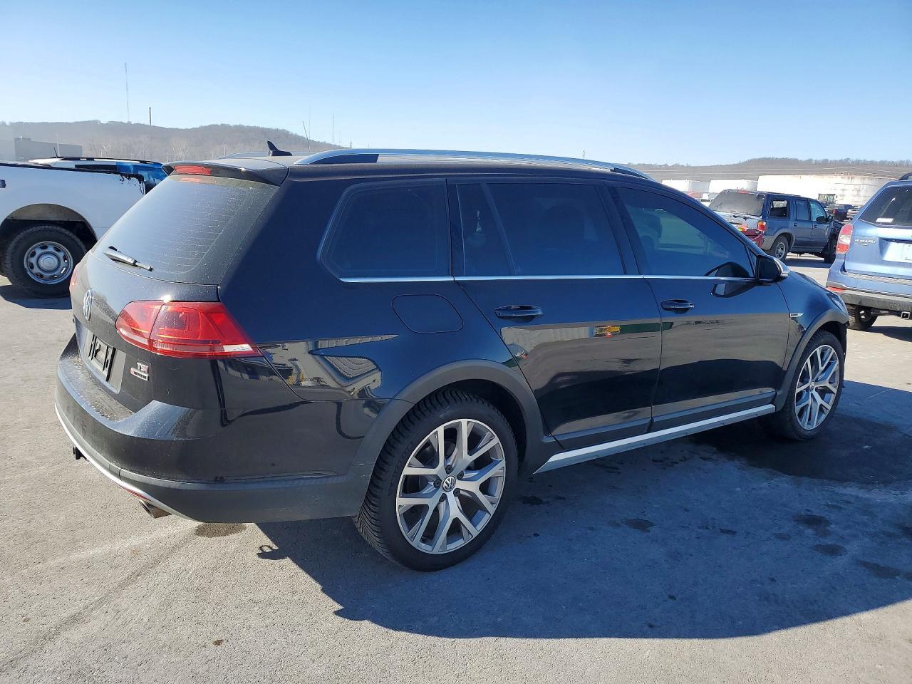 2017 Volkswagen Golf Alltrack S - zdjęcie 3