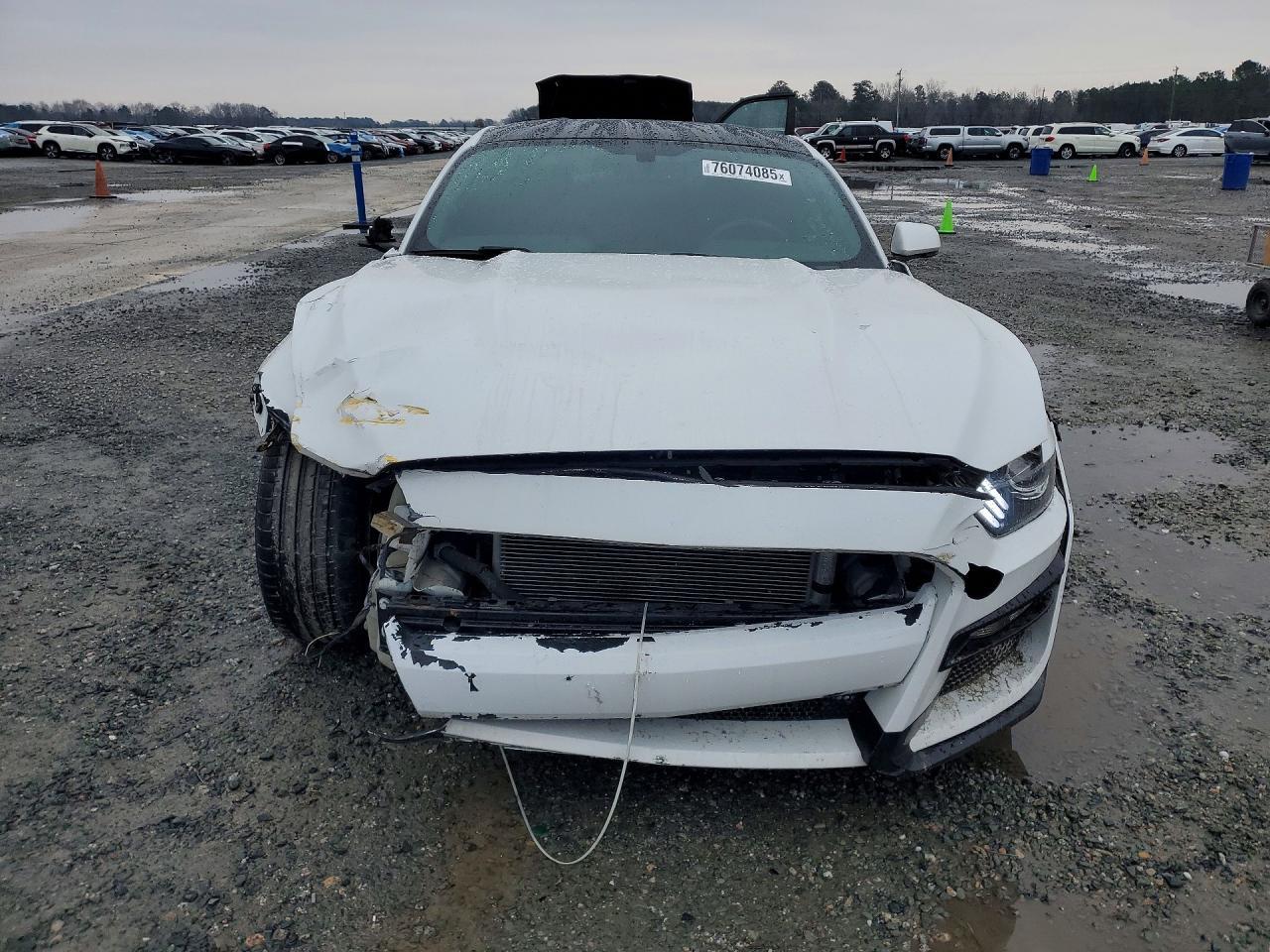 2015 Ford Mustang - zdjęcie 5