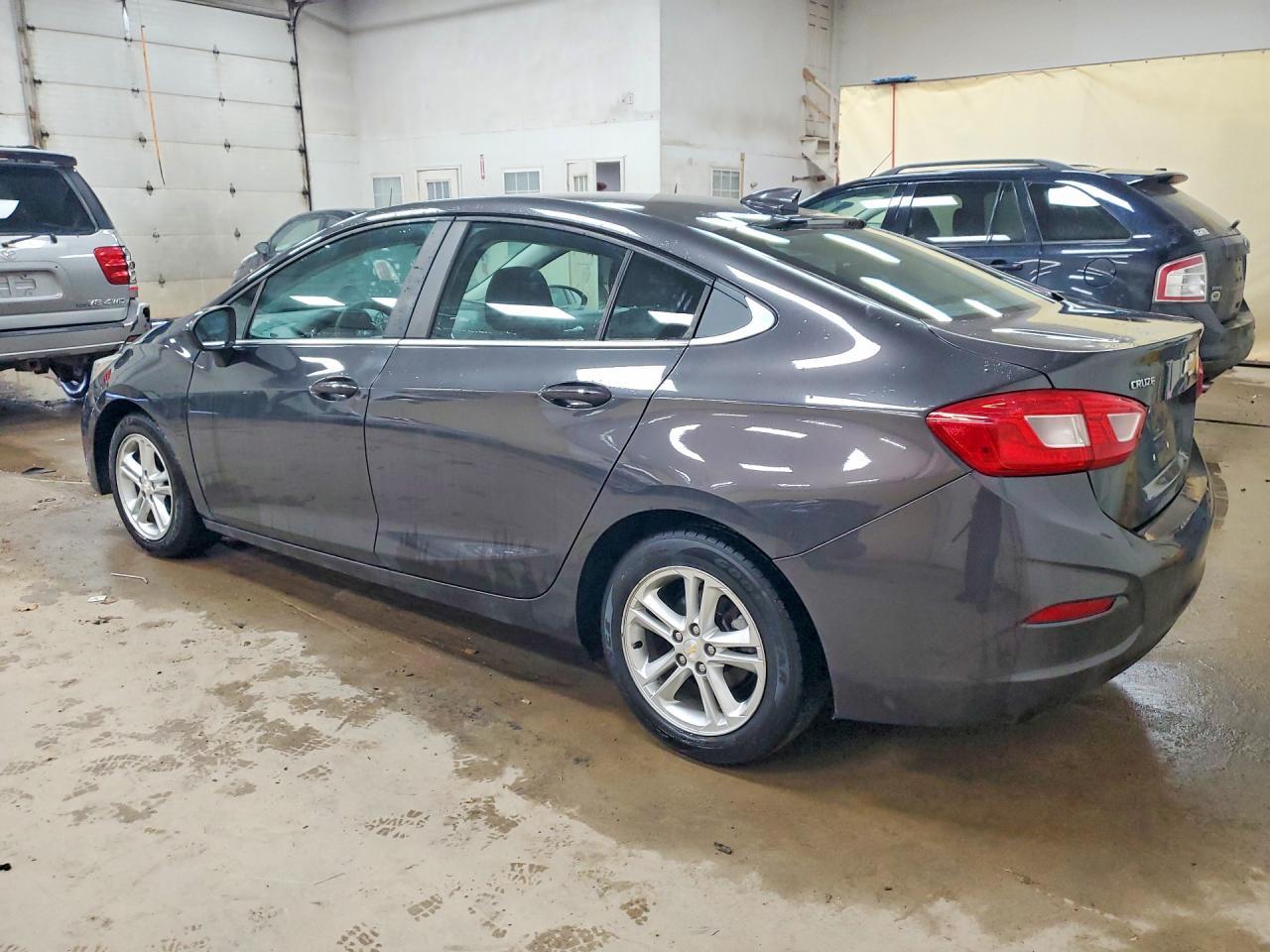 2017 Chevrolet Cruze Lt - zdjęcie 2