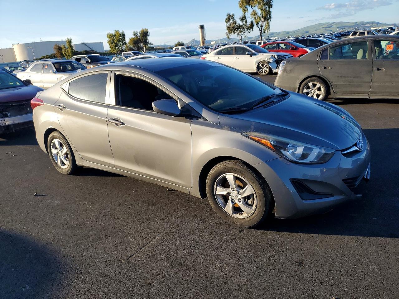 2014 Hyundai Elantra Se - zdjęcie 4