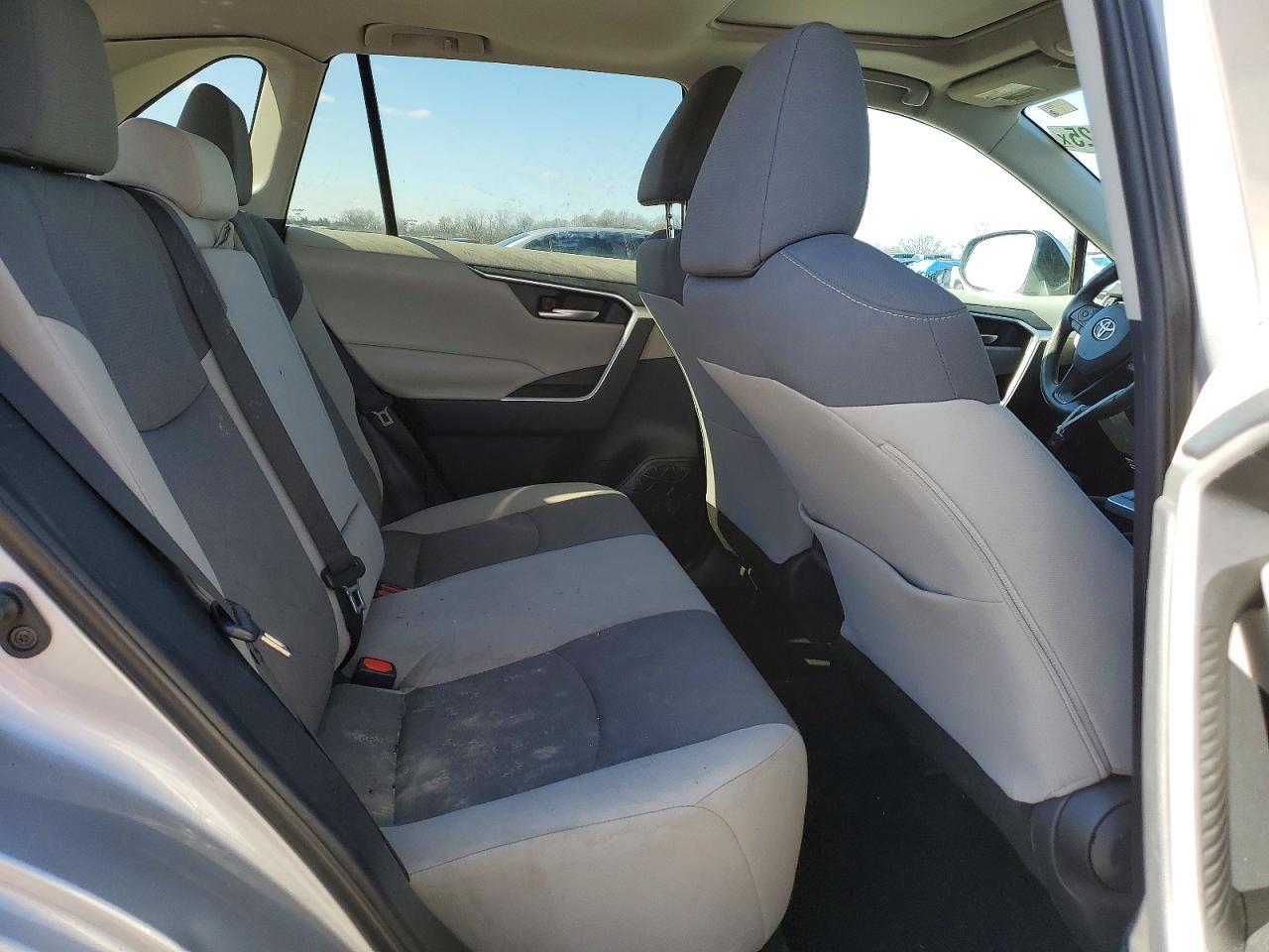 2019 Toyota Rav4 Xle - zdjęcie 11
