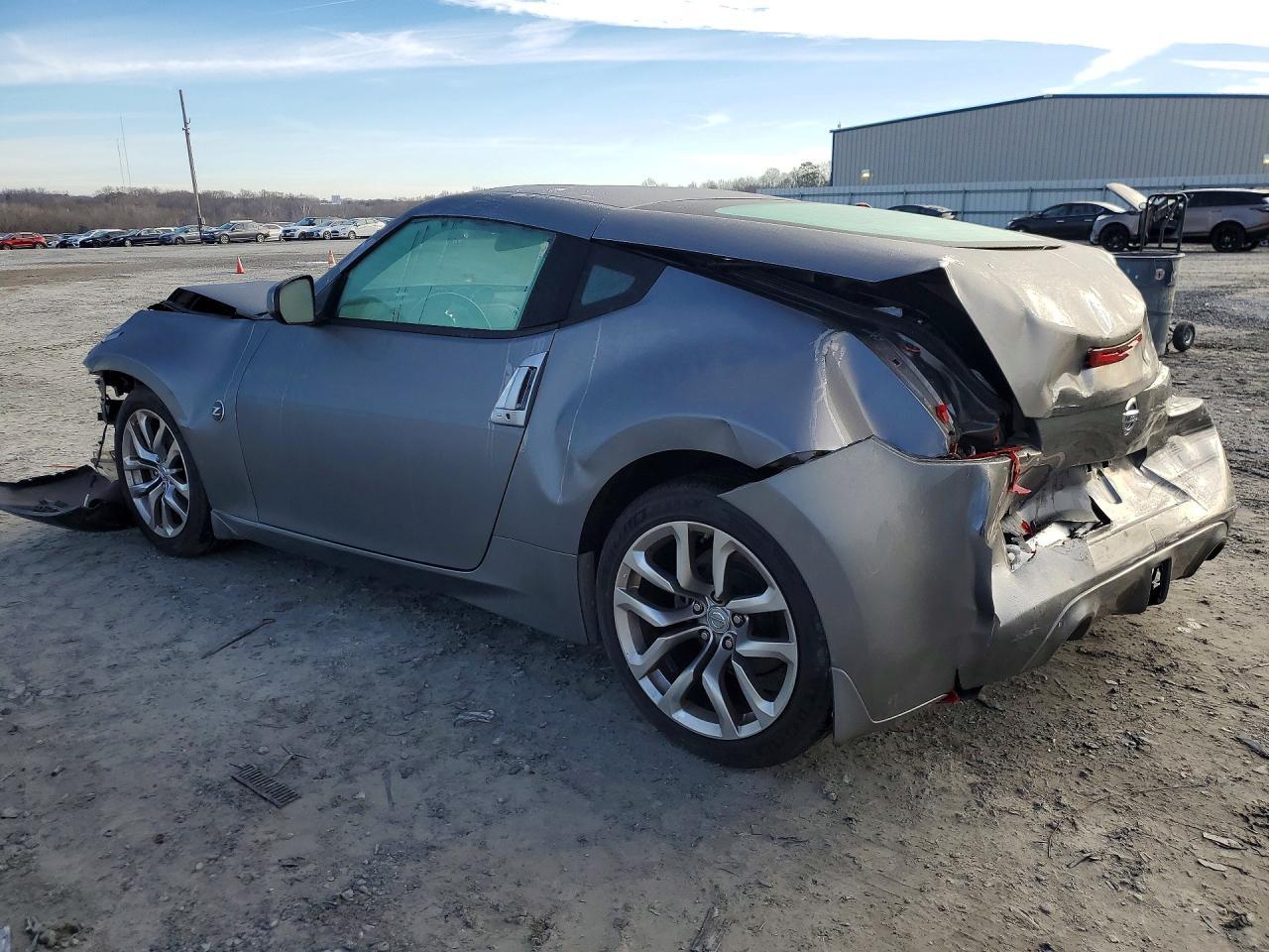 2014 Nissan 370Z Base - zdjęcie 2
