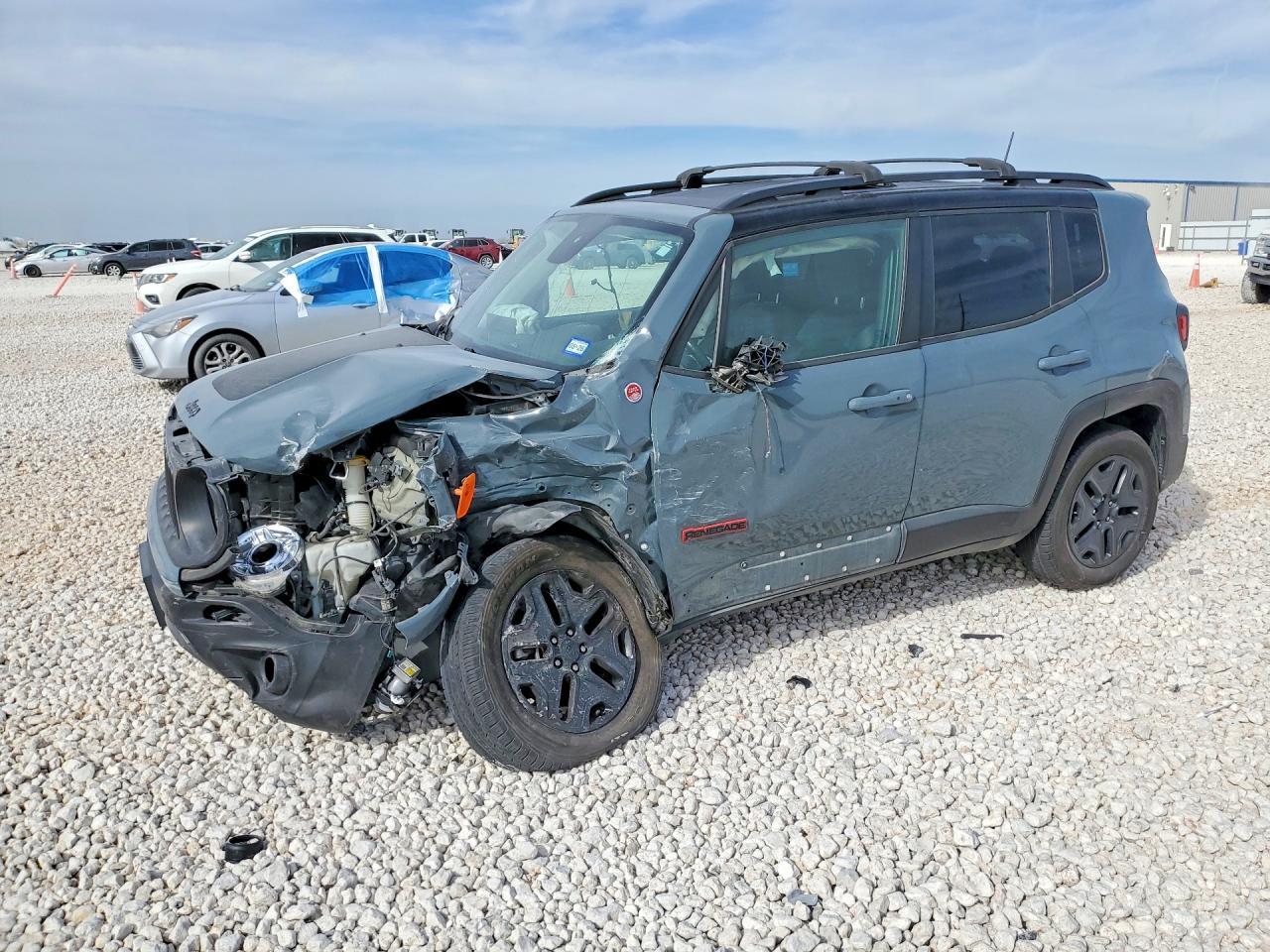 2018 Jeep Renegade Trailhawk - zdjęcie główne