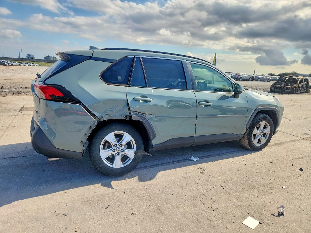 2020 Toyota Rav4 Xle - zdjęcie 3