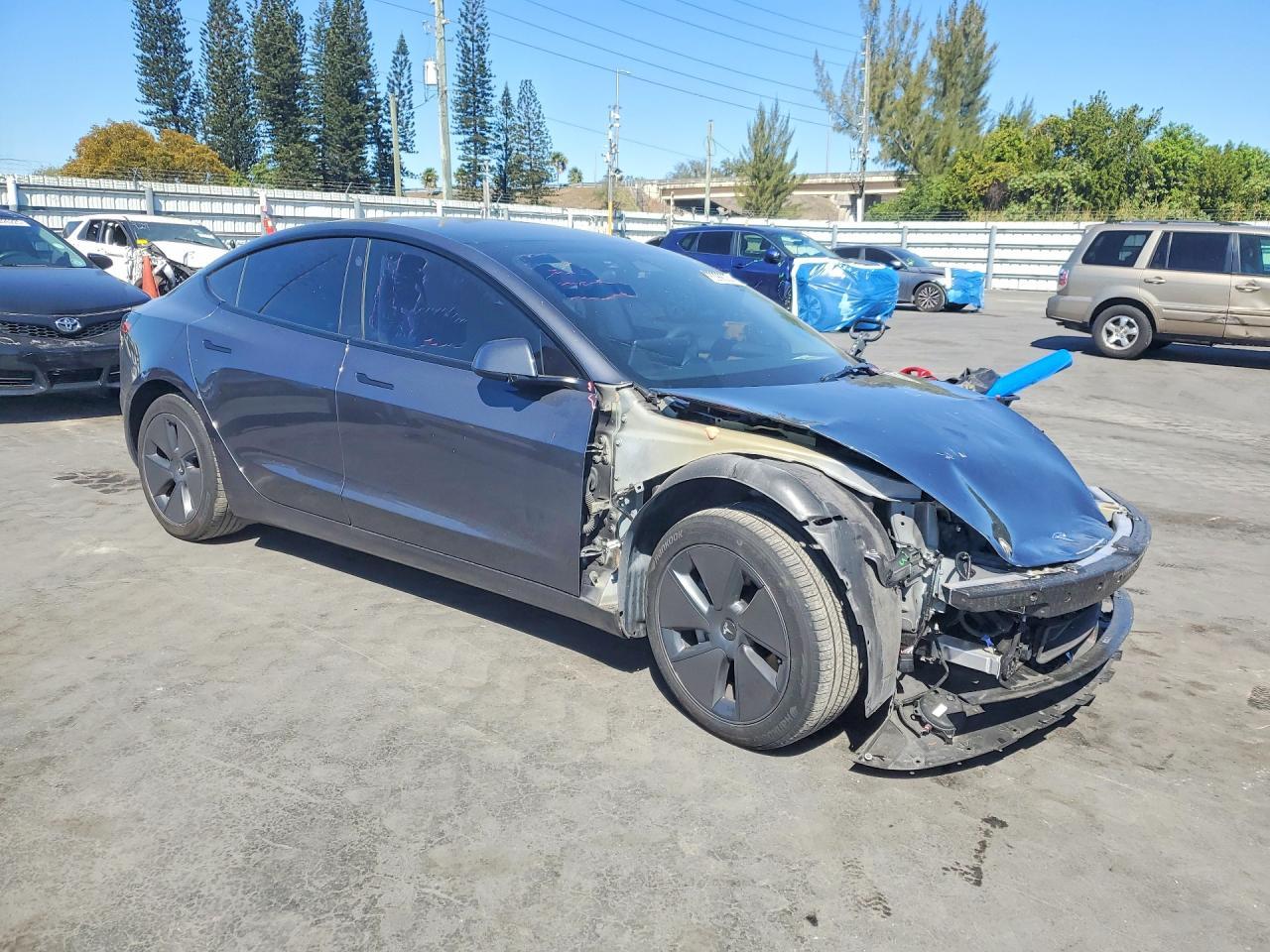 2023 Tesla Model 3 - zdjęcie 4