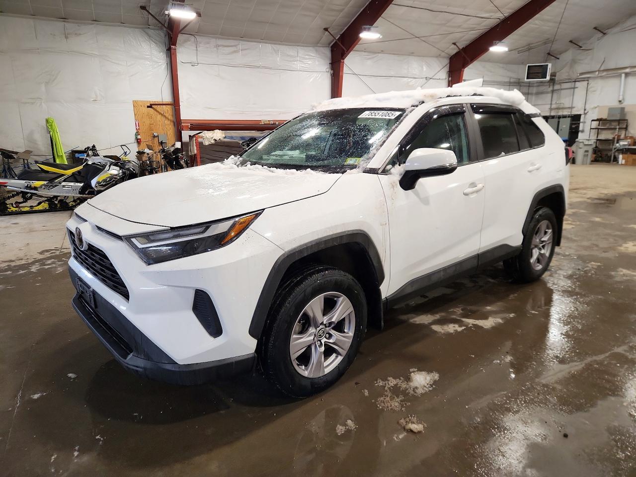 2023 Toyota Rav4 Xle - zdjęcie główne