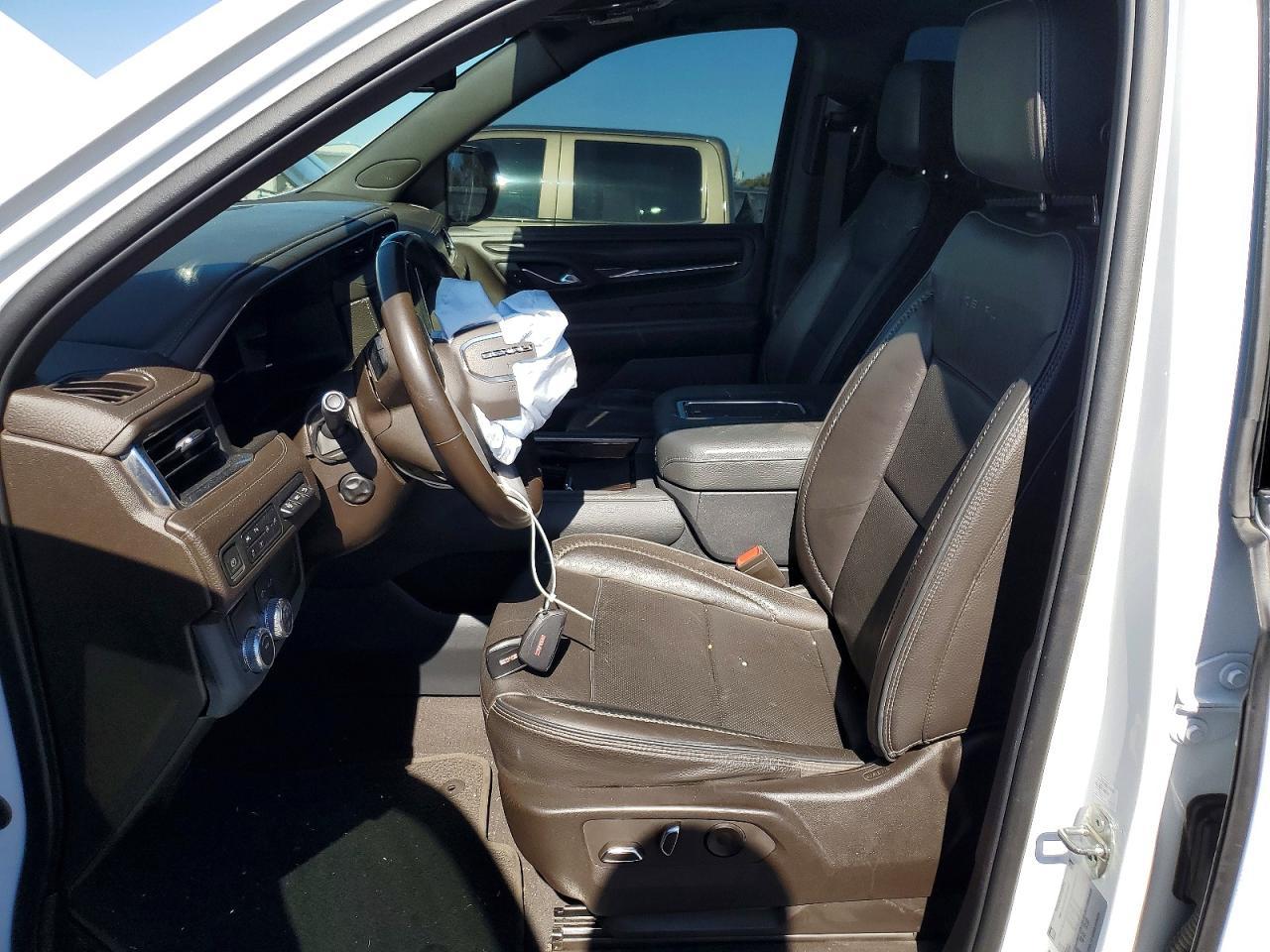 2022 GMC Yukon Denali - zdjęcie 7
