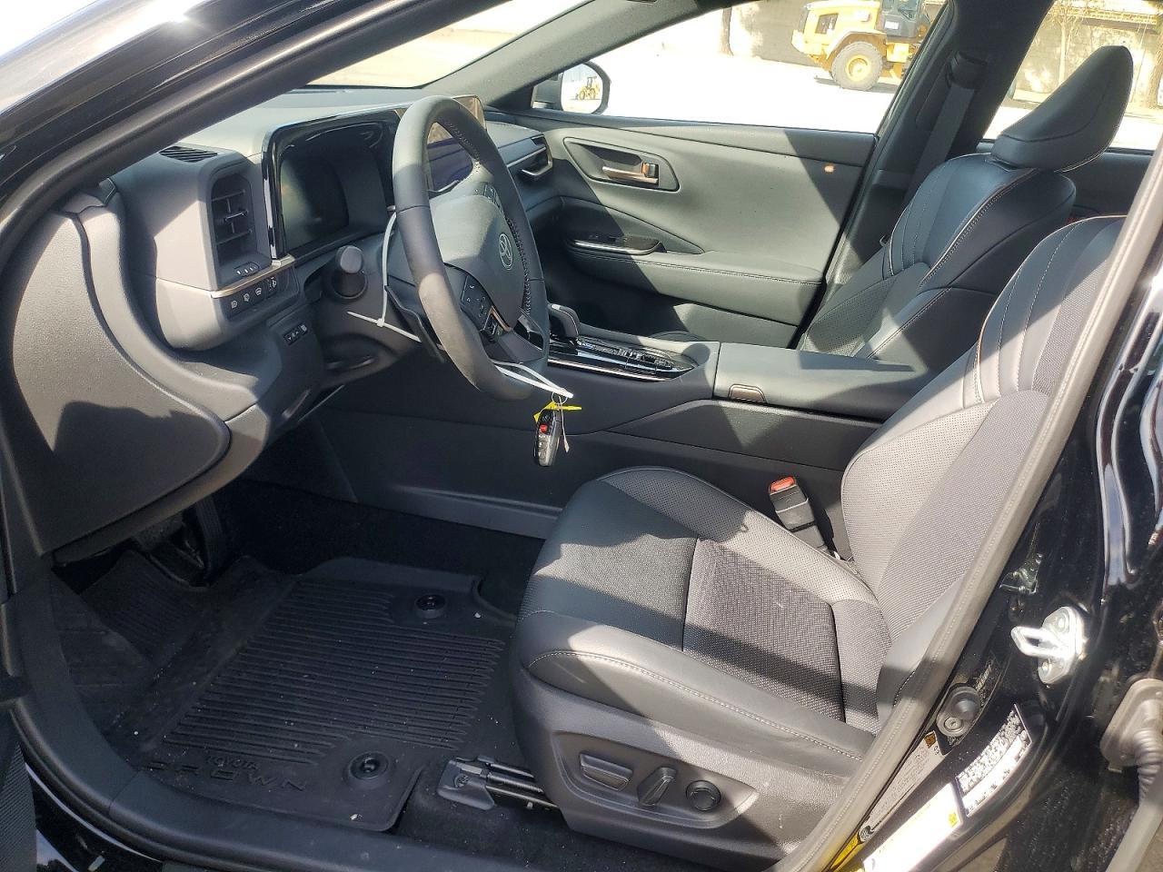 2025 Toyota Crown Signia Xle - zdjęcie 7