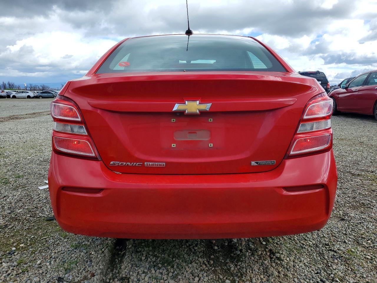 2017 Chevrolet Sonic Premier - zdjęcie 6